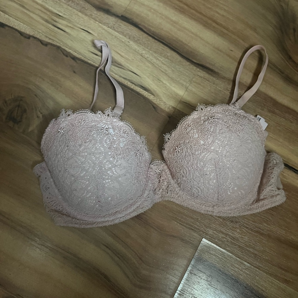 Victoria's Secret Lace Underwire Bra - Soft Pink
